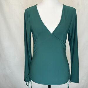 Meraki Top Sz M Green V-Neck Adjustable Ruched Sides Long Sleeve